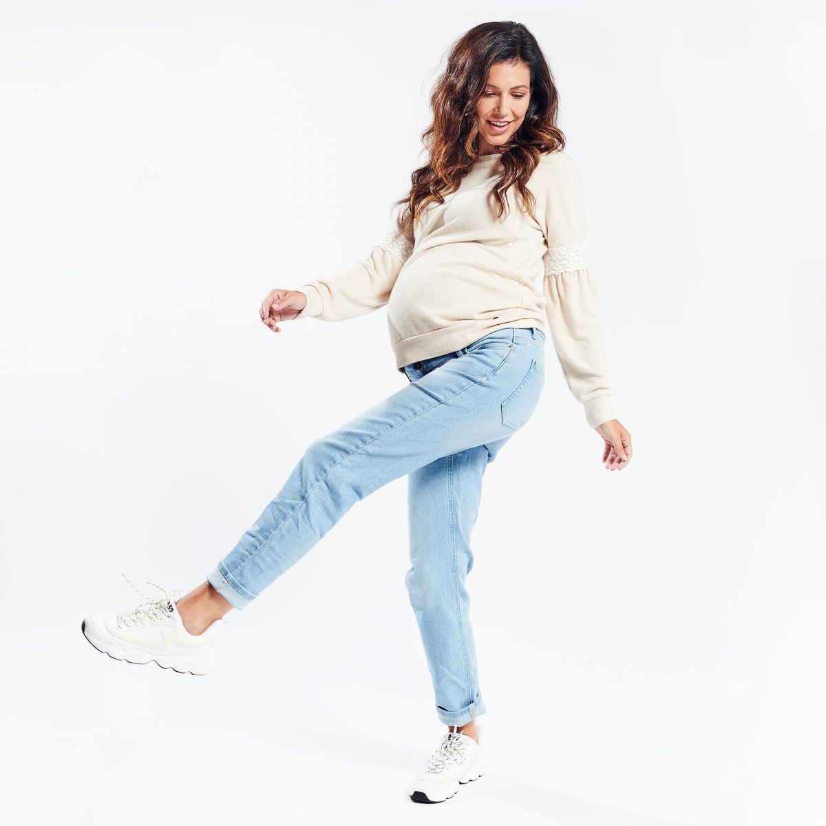 Doorzichtig Il Inheems LOVE2WAIT - Mom fit zwangerschapsjeans Nora light wash - Bellyfashion.nl